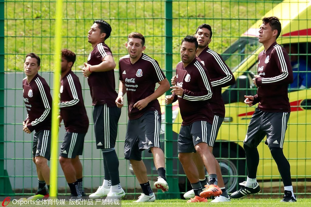 九游体育-在时装比赛前冲刺阶段训练的动员讲话